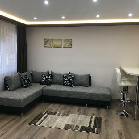 F&M Apartman إغير المظهر الخارجي الصورة