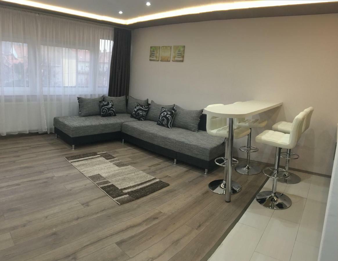 F&M Apartman إغير المظهر الخارجي الصورة
