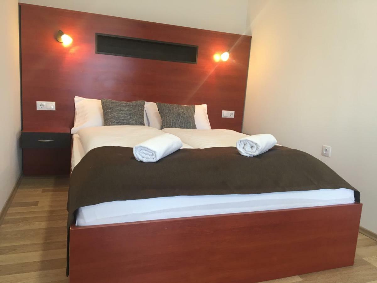 F&M Apartman إغير المظهر الخارجي الصورة