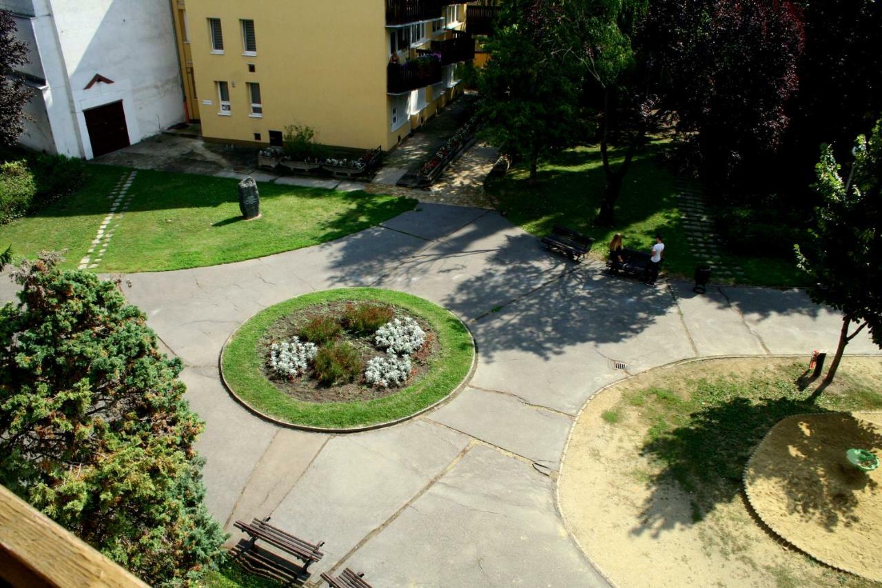 F&M Apartman إغير المظهر الخارجي الصورة